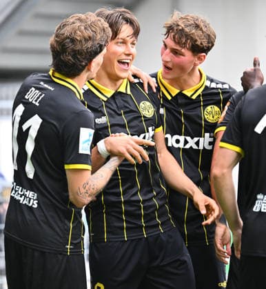 01.08.2025 - Fussball - Saison 2025 2026 - Regionalliga Bayern - 02. Spieltag: SpVgg Greuther Fürth Fuerth II U23 ( Kleeblatt ) - SpVgg Bayreuth - - xwoxzix - Torjubel Jubel Freude nach Treffer Tor Torschuß zum 0:1 durch Patrick Scheder (8, SpVgg Bayreuth ) - *** August 1, 2025 Soccer Season 2025–2026 Bavarian Regional League Matchday 02 SpVgg Greuther Fürth Fürth II U23 Kleeblatt SpVgg Bayreuth xwoxzix Goal celebration Cheering Joy after a goal Goal Shot on goal to 0–1 by Patrick Scheder 8 , SpVgg Bayreuth