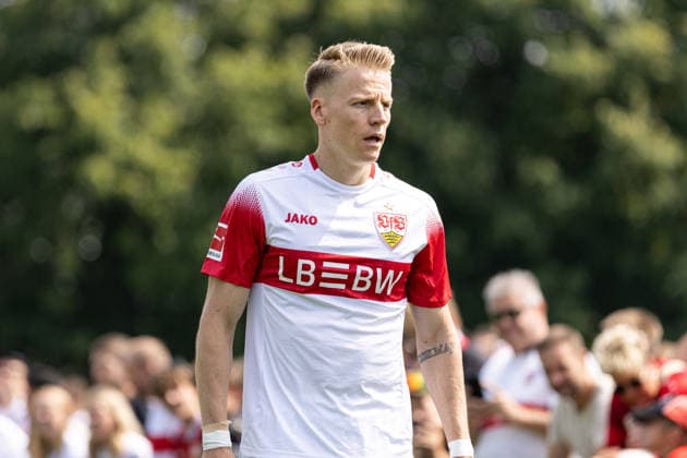 Deutschland: VfB Stuttgart vs Paris FC, Testspiel, Saison 2026 27, (Stuttgart): Chris Führich Chris Fuehrich, (VfB Stuttgart, 10) Portraitfoto, Portrait, Einzelaufnahme, Porträt Stuttgart Trainingsgelände VfB Stuttgart Baden Württemberg Deutschland *** Germany: VfB Stuttgart vs. Paris FC, Friendly Match, 2026–27 Season, Stuttgart: Chris Führich, VfB Stuttgart, 10 portrait photos, portrait, individual shot, portrait at VfB Stuttgart’s training facility in Baden-Württemberg, Germany Copyright: xBenedictxChristx
