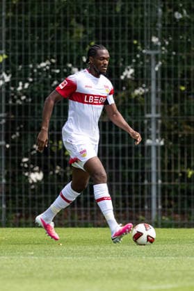 Deutschland: VfB Stuttgart vs Paris FC, Testspiel, Saison 2026 27, (Stuttgart): Dan Axel Zagadou, (VfB Stuttgart, 23) am Ball Stuttgart Trainingsgelände VfB Stuttgart Baden Württemberg Deutschland *** Germany: VfB Stuttgart vs. Paris FC, Friendly Match, 2026–27 Season, Stuttgart: Dan Axel Zagadou, VfB Stuttgart, 23, on the ball at the VfB Stuttgart training facility in Baden-Württemberg, Germany Copyright: xBenedictxChristx