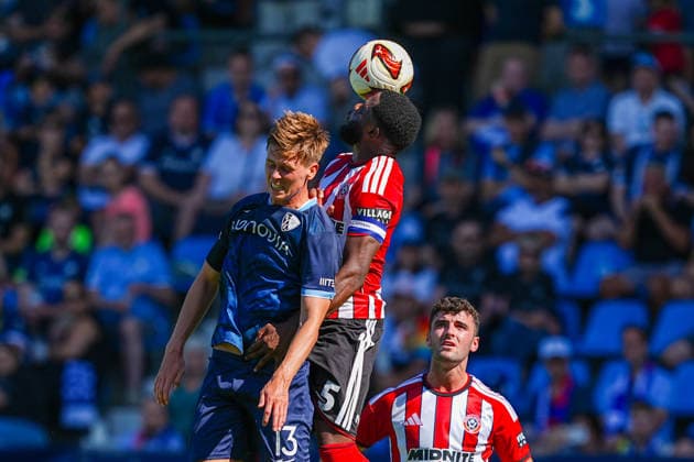 01.08.2026, xydrx, Fußball, Testspiel, VfL Bochum - Sheffield United FC, Saison 2026 2027, Vonovia Ruhrstadion: Oliver Olsen (VfL Bochum, 13) im Zweikampf gegen Japhet Tanganga (Sheffield United, 5) DFB regulations prohibit any use of photographs as image sequences and or quasi-video. *** August 1, 2026, xydrx, Soccer, Friendly Match, VfL Bochum vs. Sheffield United FC, 2026–2027 Season, Vonovia Ruhrstadion, Oliver Olsen (VfL Bochum), No. 13 in a tackle against Japhet Tanganga (Sheffield United), No. 5. DFB regulations prohibit any use of photographs as image sequences and or quasi-video. Copyright: HMBxMedia YannisxDreimann