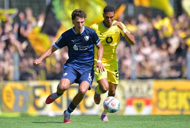 VfL Bochum U21, U 21 - Borussia Dortmund U23 ** NUR FÜR REDAKTIONELLE ZWECKE ** EDITORIAL USE ONLY **<p>Fußball Regionalliga West 1. SPIELTAG: VfL Bochum U21 - Borussia Dortmund U23 am 01.08.2026 in der Mondpalast-Arena in Herne Vahidin Turudija ( VfL Bochum U21 ), links - Kevin Mutove ( Borussia Dortmund U23 ), rechts Deutschland Nordrhein Westfalen Herne Copyright: ThorstenxTillmann *** VfL Bochum U21 vs. Borussia Dortmund U23 ** FOR EDITORIAL USE ONLY ** EDITORIAL USE ONLY ** p Soccer Regionalliga West, Matchday 1: VfL Bochum U21 vs. Borussia Dortmund U23 on August 1, 2026, at the Mondpalast Arena in Herne. Vahidin Turudija (VfL Bochum U21), left: Kevin Mutove, Borussia Dortmund U23; right: Herne, North Rhine-Westphalia, Germany. Copyright ThorstenxTillmann Copyright: ThorstenxTillmann doc86yz5mdn8341cxtrkeca ,EDITORIAL USE ONLY