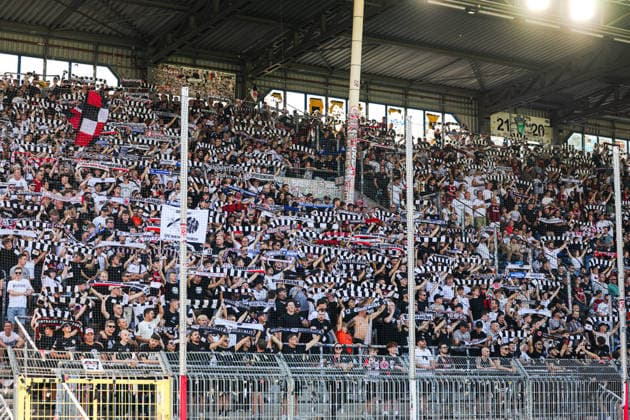 01.08.2026, xhettx, Fussball Testspiel, SV Waldhof Mannheim - Eintracht Frankfurt v.l. Im Herzen von Europa im Carl Benz Stadion (DFL DFB REGULATIONS PROHIBIT ANY USE OF PHOTOGRAPHS as IMAGE SEQUENCES and or QUASI-VIDEO) *** August 1, 2026, xhettx, Soccer Friendly Match, SV Waldhof Mannheim vs. Eintracht Frankfurt at the Carl Benz Stadium in the heart of Europe. DFL and DFB regulations prohibit any use of photographs as image sequences and or quasi-video.