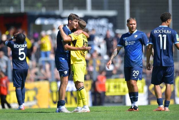VfL Bochum U21, U 21 - Borussia Dortmund U23 ** NUR FÜR REDAKTIONELLE ZWECKE ** EDITORIAL USE ONLY **<p>Fußball Regionalliga West 1. SPIELTAG: VfL Bochum U21 - Borussia Dortmund U23 am 01.08.2026 in der Mondpalast-Arena in Herne Dominic Volkmer ( VfL Bochum U21 ), links - Connor Krempicki ( Borussia Dortmund U23 ), rechts Deutschland Nordrhein Westfalen Herne Copyright: ThorstenxTillmann *** VfL Bochum U21 vs. Borussia Dortmund U23 ** FOR EDITORIAL USE ONLY ** EDITORIAL USE ONLY ** p Soccer Regionalliga West, Matchday 1: VfL Bochum U21 vs. Borussia Dortmund U23 on August 1, 2026, at the Mondpalast Arena in Herne. Dominic Volkmer (VfL Bochum U21), left: Connor Krempicki, Borussia Dortmund U23; right: Herne, North Rhine-Westphalia, Germany. Copyright ThorstenxTillmann Copyright: ThorstenxTillmann doc86yz5n7o01lk8vvocz9 ,EDITORIAL USE ONLY
