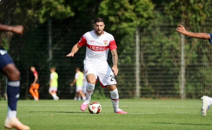 01.08.26 VfB Stuttgart - Paris FC Deutschland, Stuttgart, 01.08.2026, Fussball, Bundesliga, Saison 2026 2027, Testspiel, VfB Stuttgart - Paris FC: Jeff Chabot (VfB Stuttgart). *** August 1, 2026 VfB Stuttgart vs. Paris FC Germany, Stuttgart, August 1, 2026, Soccer, Bundesliga, 2026–2027 Season, Friendly Match, VfB Stuttgart vs. Paris FC Jeff Chabot VfB Stuttgart