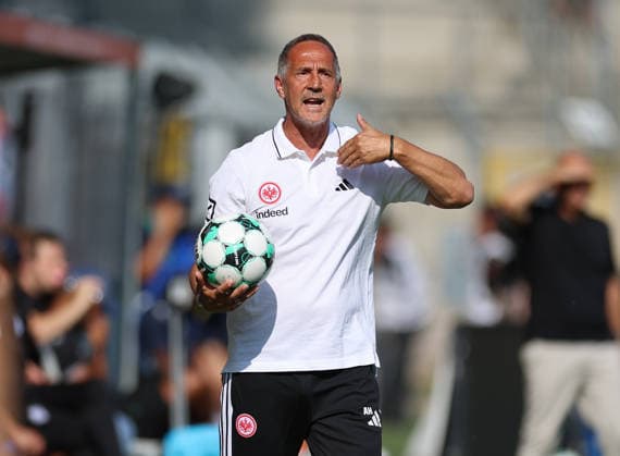 01.08.2026, Fussball Testspiel, SV Waldhof Mannheim - Eintracht Frankfurt, emspor, bespor, sespor, v.l., Trainer Adi Hütter (Eintracht Frankfurt) gibt Anweisungen, gestikuliert, mit den Armen gestikulieren, gives instructions, gesticulate DFL DFB REGULATIONS PROHIBIT ANY USE OF PHOTOGRAPHS AS IMAGE SEQUENCES AND OR QUASI-VIDEO. xdcx *** August 1, 2026, Soccer Friendly Match, SV Waldhof Mannheim vs. Eintracht Frankfurt, emspor, bespor, sespor, v l, Coach Adi Hütter of Eintracht Frankfurt gives instructions, gesticulates, gestures with his arms, gives instructions, gesticulates. DFL and DFB regulations prohibit any use of photographs as image sequences and or quasi-video. xdcx Copyright: HMBxMedia Claus