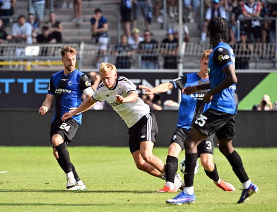 01.08.2026, xjhx, Fussball Testspiel, SV Waldhof Mannheim - Eintracht Frankfurt v.l. Lukas Kluenter Klünter (Waldhof Mannheim), Jonathan Jonny Burkardt (Eintracht Frankfurt), Moritz Polte (Waldhof Mannheim) Mannheim *** August 1, 2026, xjhx, Soccer Friendly Match, SV Waldhof Mannheim vs. Eintracht Frankfurt: Lukas Kluenter Klünter (Waldhof Mannheim), Jonathan Jonny Burkardt (Eintracht Frankfurt), Moritz Polte (Waldhof Mannheim, Mannheim)