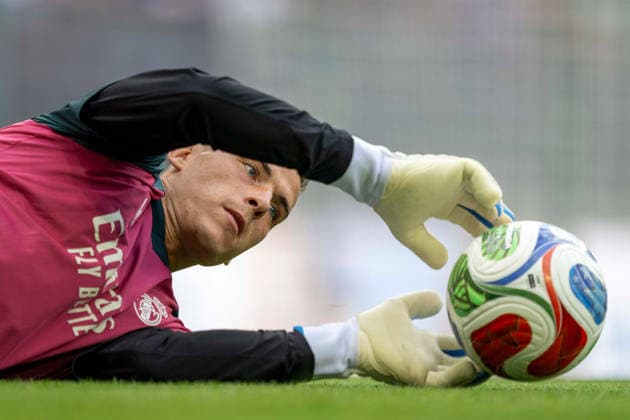 SOCCER - Real vs Fiorentina, test match KLAGENFURT,AUSTRIA,01.AUG.26 - SOCCER - LaLiga, Serie A, Real Madrid CF vs ACF Fiorentina, test match. Image shows Andriy Lunin (Real Madrid) during warm-up.  GEPAxpictures xAvnixRetkoceri