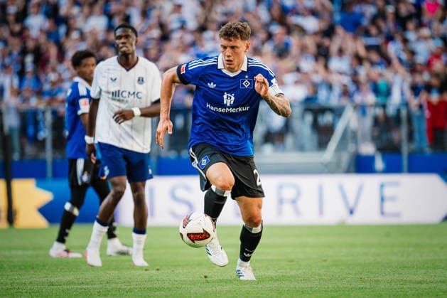 Testspiel: Hamburger SV vs. FC Everton, 01.08.2026 Nicolai Remberg (Hamburger SV, 21) am Ball; Fußball, Testspiel: Hamburger SV vs. FC Everton am 01.08.2026 im Volksparkstadion, Hamburg DFL REGULATIONS PROHIBIT ANY USE OF PHOTOGRAPHS AS IMAGE SEQUENCES AND OR QUASI-VIDEO. *** Friendly Match: Hamburger SV vs. FC Everton, August 1, 2026; Nicolai Remberg, Hamburger SV, 21 with the ball; Soccer; Friendly Match: Hamburger SV vs. FC Everton on August 1, 2026, at the Volksparkstadion, Hamburg. DFL regulations prohibit any use of photographs as image sequences and or quasi-video. Copyright: xBEAUTIFULxSPORTS Tonhäuserx