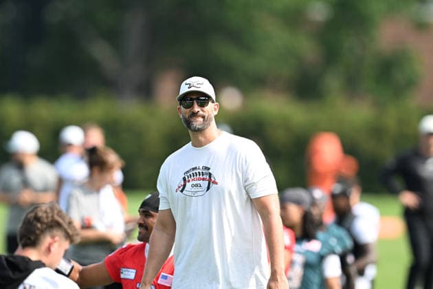 PHILADELPHIA, PA - AUGUST 01: Philadelphia Eagles head coach Nick Sirianni is shown during the Philadelphia Eagles training camp on August 1st, 2026 at Jefferson Health Training Complex in Philadelphia, PA. (Photo by Terence Lewis Icon Sportswire) NFL, American Football Herren, USA AUG 01 Eagles Training Camp EDITORIAL USE ONLY Icon260801004
