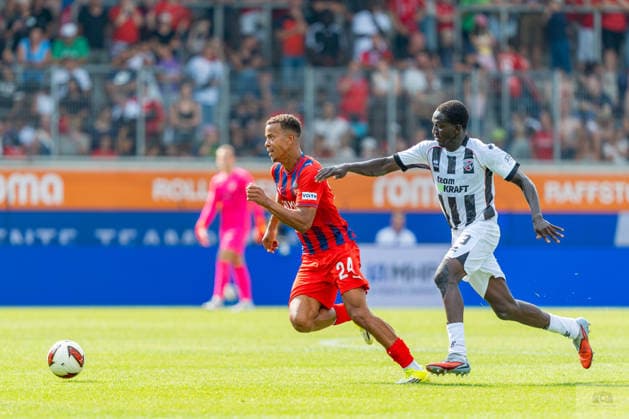 Testspiel: 1. FC Heidenheim 1846 vs. FC Ingolstadt 04; 01.08.2026 Heidenheim, GERMANY - 01. August 2027: Omotulani Oladosu (FC Ingolstadt 04, 43) im Zweikampf gegen Marcel Costly (1. FC Heidenheim 1846, 24) während dem Spiel des 14. Max Liebhaber-Pokal zwischen dem 1. FC Heidenheim 1846 e.V. und dem FC Ingolstadt 04 in der Voith-Arena. *** Friendly Match: 1 FC Heidenheim 1846 vs. FC Ingolstadt 04, August 1, 2026, Heidenheim, GERMANY August 1, 2027 Omotulani Oladosu of FC Ingolstadt 04, 43, in a tackle against Marcel Costly of 1 FC Heidenheim 1846, 24, during the 14th Max Liebhaber Cup match between 1 FC Heidenheim 1846 e.V. and FC Ingolstadt 04 at the Voith Arena Copyright: xBEAUTIFULxSPORTS Steinx