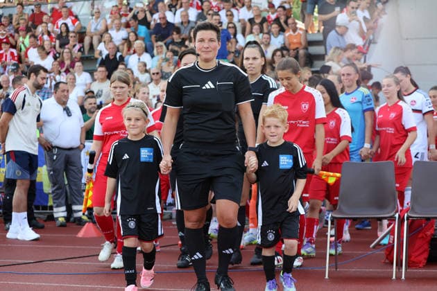 Freundschaftsspiel Frauen, FC Bayern München-1.FC Nürnberg , , Fußball , Frauen-Bundesliga in dem Stauferpark-Stadion in Donauwörth , Bayern , Deutschland . August 01 , 2026 . Photo by: Davide Elias IPA Photo Pressefoto DENL Copyright: xDavidexEliasx
