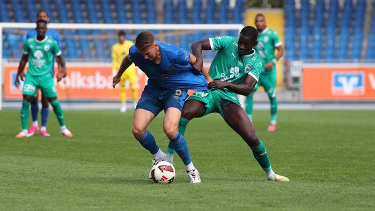 Eintracht vs. RAAL La Louviere, Testspiel Braunschweig, 01.08.2026, Fußball, Herren, Saison 2026 2027, Testspiel, Eintracht Braunschweig vs. RAAL La Louviere: Florian Flick (Eintracht Braunschweig), Mama Wade (La Louviere) Deutschland *** Eintracht vs. RAAL La Louvière, Friendly Match in Braunschweig, August 1, 2026, Soccer, Men s, 2026–2027 season, Friendly match, Eintracht Braunschweig vs. RAAL La Louvière, Florian Flick, Eintracht Braunschweig, Mama Wade, La Louvière, Germany