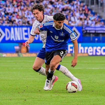 Martin Adeline ( HSV ) 30 Hayden Hackney ( Everton ) Deutschland , Hamburg , Volksparkstadion , Fussball , 1. Bundesliga , Hamburger SV - FC Everton *** Martin Adeline HSV 30 Hayden Hackney Everton Germany, Hamburg, Volksparkstadion, soccer, Bundesliga 1, Hamburger SV, Everton FC