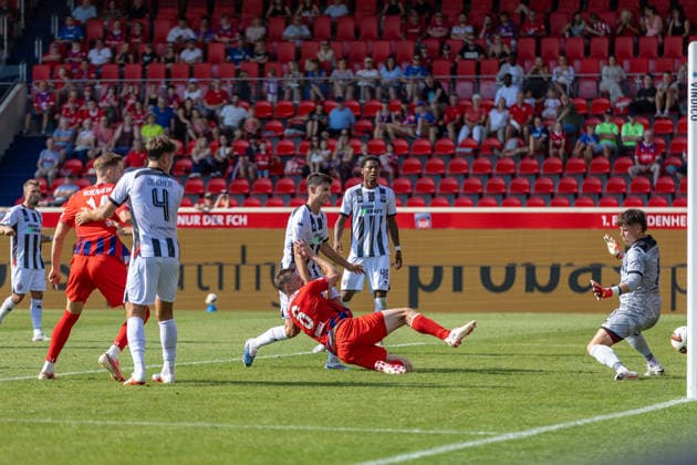 Tor 3:1 Patrick Mainka (1.FC Heidenheim, 06) trifft im Graetschen daneben Maximilian Breunig (1.FC Heidenheim, 14) Elias Decker (FC Ingolstadt 04, 04) Markus Ponath (FC Ingolstadt 04, 01) ohne Chance, GER, 1. FC Heidenheim vs. FC Ingolstadt, Fußball, Max-Liebhaber-Pokal, 2026 2027, 01.08.2026, DFL DFB REGULATIONS PROHIBIT ANY USE OF PHOTOGRAPHS AS IMAGE SEQUENCES AND OR QUASI-VIDEO, GER, 1. FC Heidenheim vs. FC Ingolstadt, Fußball, Max-Liebhaber-Pokal, 2026 2027, 01.08.2026 Heidenheim *** Goal 3 1 Patrick Mainka 1 FC Heidenheim, 06 misses with a scissors kick Maximilian Breunig 1 FC Heidenheim, 14 Elias Decker FC Ingolstadt 04, 04 Markus Ponath, FC Ingolstadt 04, 01, no chance, GER, 1 FC Heidenheim vs. FC Ingolstadt, soccer, Max Liebhaber Cup, 2026–2027, August 1, 2026, DFL and DFB regulations prohibit any use of photographs as image sequences and or quasi-video, GER, 1 FC Heidenheim vs. FC Ingolstadt, soccer, Max Liebhaber Cup, 2026–2027, August 1, 2026, Heidenheim Copyright: xEibner-Pressefoto JanixPlessx EP_JPL