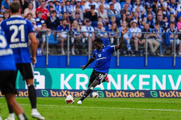 Torschuss Torchance Bakery Jatta (Hamburger SV, 18) GER, Hamburger SV vs. FC Everton, Fußball, Testspiel, Saison 2026 2027, 01.08.2026 GER, Hamburger SV vs. FC Everton, Fußball, Testspiel, Saison 2026 2027, 01.08.2026 Hamburg *** Shot on Goal, Scoring Chance, Bakery Jatta, Hamburger SV, August 18, 2026, GER, Hamburger SV vs. Everton FC, Soccer, Friendly Match, 2026–2027 Season, August 1, 2026 GER, Hamburger SV vs. Everton FC, soccer, friendly match, 2026–2027 season, August 1, 2026 Hamburg Copyright: xEibner-Pressefoto MarcelxvonxFehrnx EP_MFN