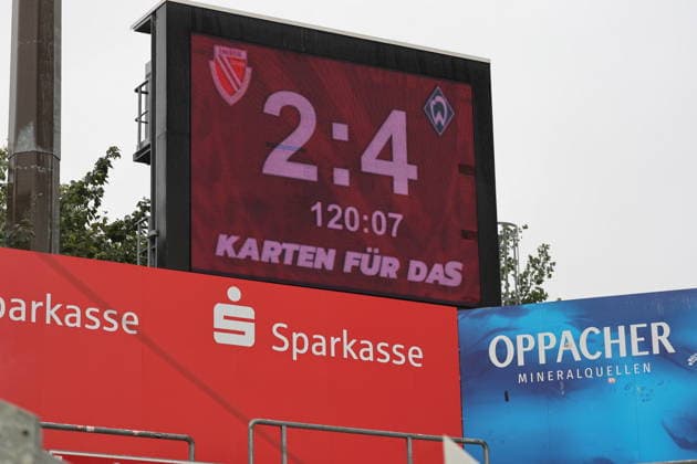 Mit 2-4 unterliegt Energie Cottbus dem SV Werder Bremen im Testspiel im LEAG Energie Stadion Fussball Testspiel 2026 2027 FC Energie Cottbus - SV Werder Bremen *** Energie Cottbus lost 2–4 to SV Werder Bremen in a friendly match at the LEAG Energie Stadium. Soccer Friendly Match 2026 2027 FC Energie Cottbus SV Werder Bremen