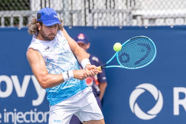 August 1, 2026, Montreal, Quebec, Canada: MARCO TRUNGELITTI from Argentina back hand in is match against Nicolas Mejia from Colombia in qualifying round at Canadian Open at IGA stadium in Montreal, Quebec, Canada on 2026-08-01 Montreal Canada - ZUMAl189 20260801_zsp_l189_006 Copyright: xYannickxLegarex