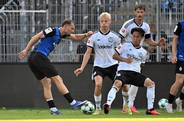 01.08.2026, xjhx, Fussball Testspiel, SV Waldhof Mannheim - Eintracht Frankfurt v.l. Kushtrim Asallari (Waldhof Mannheim), Oscar Hojlund Hoejlund Hojlund (Eintracht Frankfurt), Keita Kosugi (Eintracht Frankfurt), Robin Koch (Eintracht Frankfurt) Mannheim *** August 1, 2026, xjhx, Soccer Friendly Match, SV Waldhof Mannheim vs. Eintracht Frankfurt, Kushtrim Asallari (Waldhof Mannheim), Oscar Hojlund (Eintracht Frankfurt), Keita Kosugi (Eintracht Frankfurt), Robin Koch (Eintracht Frankfurt), Mannheim
