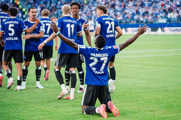 Testspiel: Hamburger SV vs. FC Everton, 01.08.2026 Patson Daka (Hamburger SV, 27) trifft zum 1:1, TOR, JUBEl; Fußball, Testspiel: Hamburger SV vs. FC Everton am 01.08.2026 im Volksparkstadion, Hamburg DFL REGULATIONS PROHIBIT ANY USE OF PHOTOGRAPHS AS IMAGE SEQUENCES AND OR QUASI-VIDEO. *** Friendly Match: Hamburger SV vs. Everton FC, August 1, 2026—Patson Daka (Hamburger SV, 27) scores the 1-1 goal, GOAL, CELEBRATION Soccer, Friendly Match: Hamburger SV vs. Everton FC on August 1, 2026, at Volksparkstadion, Hamburg. DFL regulations prohibit any use of photographs as image sequences and or quasi-video. Copyright: xBEAUTIFULxSPORTS Tonhäuserx