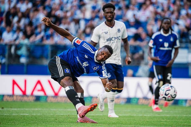 Testspiel: Hamburger SV vs. FC Everton, 01.08.2026 Patson Daka (Hamburger SV, 27)schießt; Fußball, Testspiel: Hamburger SV vs. FC Everton am 01.08.2026 im Volksparkstadion, Hamburg DFL REGULATIONS PROHIBIT ANY USE OF PHOTOGRAPHS AS IMAGE SEQUENCES AND OR QUASI-VIDEO. *** Friendly Match: Hamburger SV vs. Everton FC, August 1, 2026—Patson Daka (Hamburger SV, 27) kicks the ball during the friendly match between Hamburger SV and Everton FC on August 1, 2026, at the Volksparkstadion, Hamburg. DFL regulations prohibit any use of photographs as image sequences and or quasi-video. Copyright: xBEAUTIFULxSPORTS Tonhäuserx