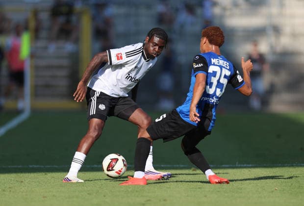 01.08.2026, Fussball Testspiel, SV Waldhof Mannheim - Eintracht Frankfurt, emspor, bespor, sespor, v.l., Junior Dina Ebimbe (Eintracht Frankfurt), Djayson Mendes (SV Waldhof Mannheim) DFL DFB REGULATIONS PROHIBIT ANY USE OF PHOTOGRAPHS AS IMAGE SEQUENCES AND OR QUASI-VIDEO. xdcx *** August 1, 2026, Soccer Friendly Match, SV Waldhof Mannheim vs. Eintracht Frankfurt, emspor, bespor, sespor, v l, Junior Dina Ebimbe, Eintracht Frankfurt, Djayson Mendes, SV Waldhof Mannheim; DFL and DFB regulations prohibit any use of photographs as image sequences and or quasi-video xdcx Copyright: HMBxMedia Claus