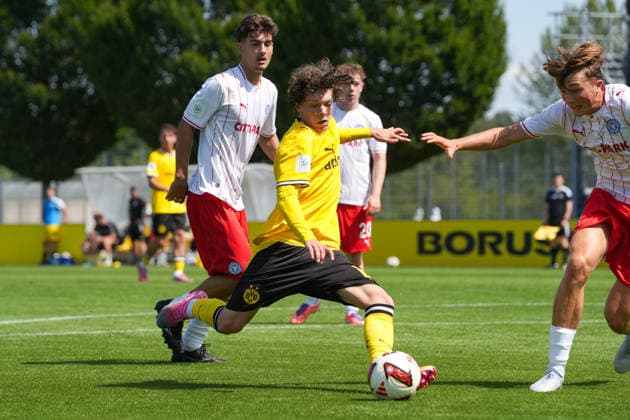 Samstag, 01.08.2026 Saison 2026 2027 1. Runde DFB Pokal der Junioren im BVB Fußballpark Hohenbuschei, Dortmund, Germany. BV Borussia Dortmund U19 - Holstein Kiel U19. Justin Hoy (BVB) *** Saturday, August 1, 2026 2026–2027 Season, 1st Round of the DFB Junior Cup at BVB Fußballpark Hohenbuschei, Dortmund, Germany BV Borussia Dortmund U19 vs. Holstein Kiel U19 Justin Hoy, BVB