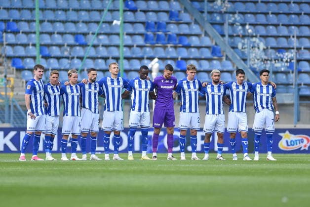 2026.08.01 Krakow Pilka nozna , PKO BP Ekstraklasa sezon 2026 27 Wieczysta Krakow - Lech Poznan N z Pilkarze Lecha przed meczem, minuta ciszy Foto Krzysztof Porebski PressFocus 2026.08.01 Krakow Football Polish top league , 2026 2027 season Wieczysta Krakow - Lech Poznan Pilkarze Lecha przed meczem, minuta ciszy Credit: Krzysztof Porebski PressFocus NEWSPIX.PL --- newspix.pl POLAND OUT! 