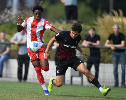 01.08.2026, xophax, Fussball , DFB - Pokal U19 , A- Junioren , A- Jugend . 1 Runde. Fortuna Köln gegen SC Freiburg. Abdul Fatah Job ( Fortuna Köln ) , links und Yanik Boos , rechts ( SC Freiburg ) Köln *** August 1, 2026, xophax, Soccer, DFB Cup U19, A Juniors, A Youth, 1st Round: Fortuna Cologne vs. SC Freiburg—Abdul Fatah Job (Fortuna Cologne, left) and Yanik Boos (SC Freiburg, right)