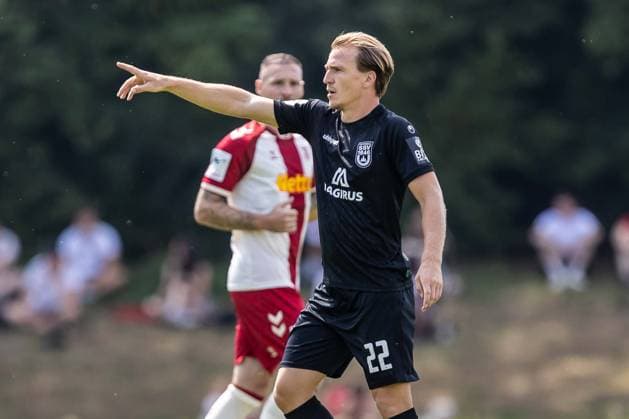 SSV Jahn Regensburg vs. SSV Ulm 1846 Fußball, Fussball, Testspiel, Trainingsplatz Regensburg 01.08.26 Emanuel Taffertshofer (SSV Ulm 1846 Fußball, 22) SSV Jahn Regensburg vs. SSV Ulm 1846 Fußball, Fussball, Testspiel, Trainingsplatz Regensburg 01.08.26 Foto: Lucca Fundel Regensburg Trainingsplatz Bayern Deutschland *** SSV Jahn Regensburg vs. SSV Ulm 1846 Soccer, Soccer, Friendly Match, Regensburg Training Field, August 1, 2026, Emanuel Taffertshofer, SSV Ulm 1846 Soccer, 22 SSV Jahn Regensburg vs. SSV Ulm 1846 Soccer, Soccer, Friendly Match, Regensburg Training Ground, August 26, 2001 Photo by Lucca Fundel, Regensburg Training Ground, Bavaria, Germany