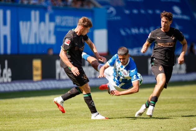 v.l. Lukas Ullrich (Gladbach) , Ouassim Karada (Rostock) und Philipp Sander (Gladbach) ; GER, FC Hansa Rostock vs. Borussia Mönchengladbach, Fußball, Männer, Testspiel, Spielzeit 2026 2027, 01.08.2026 Rostock Ostseestadion Mecklenburg - Vorpommern Deutschland *** From left: Lukas Ullrich (Gladbach), Ouassim Karada (Rostock), and Philipp Sander (Gladbach) GER, FC Hansa Rostock vs. Borussia Mönchengladbach, Soccer, Men, Friendly, 2026–2027 Season, August 1, 2026, Rostock Ostseestadion, Mecklenburg-Western Pomerania, Germany