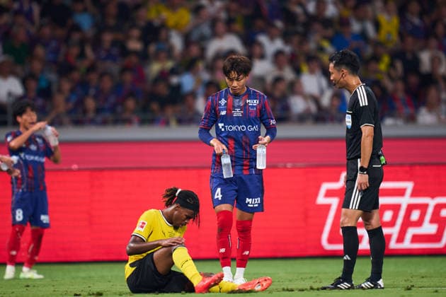 (L-R) Hayato Inamura (FC Tokyo), Carney Chukwuemeka (Dortmund), AUGUST 1, 2026 - Football Soccer : International Friendly, Länderspiel, Nationalmannschaft match between FC Tokyo -1 Borussia Dortmund at MUFG STADIUM (National Stadium) in Tokyo, Japan.  aflo_339794677 KenxAsakurax