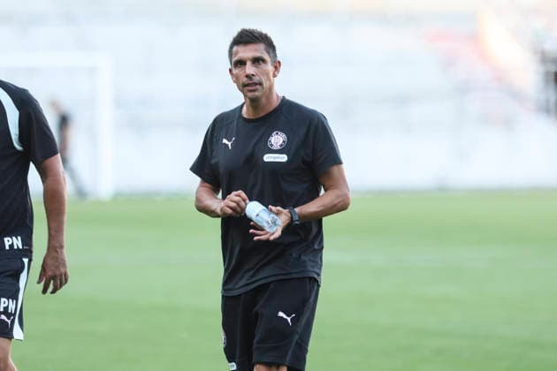 Fussball: Freundschaftsspiel, FC St. Pauli - Deportivo La Coruna, Hamburg, 01.08.2026 Trainer Marcel Rapp (Pauli) *** Soccer Friendly Match, FC St. Pauli vs. Deportivo La Coruna, Hamburg, August 1, 2026; Coach: Marcel Rapp, Pauli