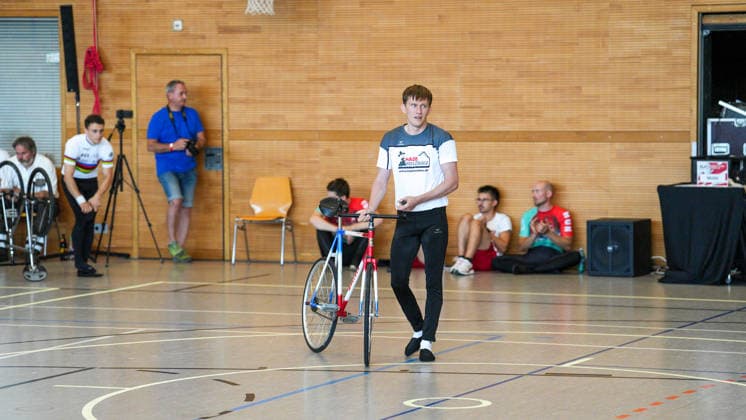 Jonas Beiter am Ende seiner Kür, RV Trillfingen, Deutschland, Weltcup, Kunstrad, 01.08.2026 Weltcup, Kunstrad, 01.08.2026 Foto: Eibner-Pressefoto Pascal Sattler *** Jonas Beiter at the end of his freestyle routine, RV Trillfingen, Germany, World Cup, Artistic Cycling, August 1, 2026 World Cup, Artistic Cycling, August 1, 2026 Photo: Eibner Press Photo by Pascal Sattler Copyright: xEibner-Pressefotox EP_PSR