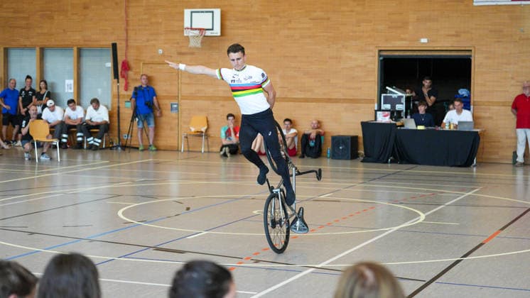Philipp Thies Rapp während seiner Kür, RSV Tailfingen, Deutschland Weltcup, Kunstrad, 01.08.2026 Weltcup, Kunstrad, 01.08.2026 Foto: Eibner-Pressefoto Pascal Sattler *** Philipp Thies Rapp during his freestyle routine, RSV Tailfingen, Germany World Cup, Artistic Cycling, August 1, 2026 World Cup, Artistic Cycling, August 1, 2026 Photo: Eibner Press Photo by Pascal Sattler Copyright: xEibner-Pressefotox EP_PSR