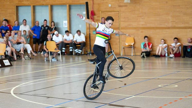 Philipp Thies Rapp während seiner Kür, RSV Tailfingen, Deutschland Weltcup, Kunstrad, 01.08.2026 Weltcup, Kunstrad, 01.08.2026 Foto: Eibner-Pressefoto Pascal Sattler *** Philipp Thies Rapp during his freestyle routine, RSV Tailfingen, Germany World Cup, Artistic Cycling, August 1, 2026 World Cup, Artistic Cycling, August 1, 2026 Photo: Eibner Press Photo by Pascal Sattler Copyright: xEibner-Pressefotox EP_PSR