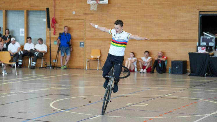 Philipp Thies Rapp während seiner Kür, RSV Tailfingen, Deutschland Weltcup, Kunstrad, 01.08.2026 Weltcup, Kunstrad, 01.08.2026 Foto: Eibner-Pressefoto Pascal Sattler *** Philipp Thies Rapp during his freestyle routine, RSV Tailfingen, Germany World Cup, Artistic Cycling, August 1, 2026 World Cup, Artistic Cycling, August 1, 2026 Photo: Eibner Press Photo by Pascal Sattler Copyright: xEibner-Pressefotox EP_PSR