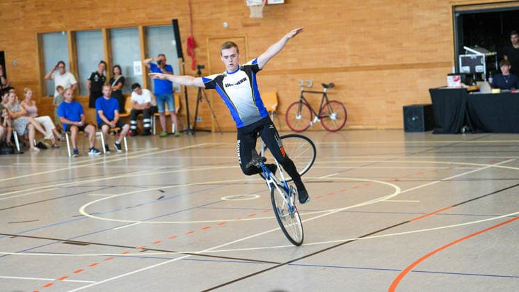 Linus Weber während seiner Kür, SV Kirchdorf, Deutschland, Weltcup, Kunstrad, 01.08.2026 Weltcup, Kunstrad, 01.08.2026 Foto: Eibner-Pressefoto Pascal Sattler *** Linus Weber during his free routine, SV Kirchdorf, Germany, World Cup, artistic cycling, August 1, 2026 World Cup, artistic cycling, August 1, 2026 Photo: Eibner Press Photo by Pascal Sattler Copyright: xEibner-Pressefotox EP_PSR