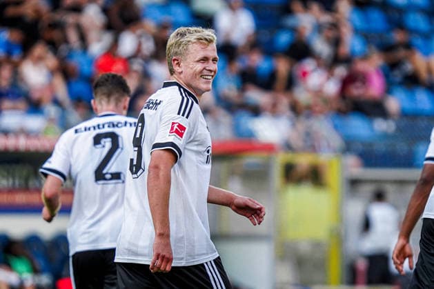 Deutschland: Fussball 2026 2027 , Testspiel , Freundschaftsspiel - SV Waldhof Mannheim vs. SG Einracht Frankfurt - Carl-Benz-Stadion (Mannheim) : Jonathan Burkardt (Eintracht Frankfurt, 9) Mimik, Gesichtsausdruck, Emotion Mannheim Carl-Benz-Stadion Deutschland *** Germany Soccer 2026 2027, Exhibition Match, Friendly Match SV Waldhof Mannheim vs. SG Eintracht Frankfurt, Carl Benz Stadium, Mannheim, Jonathan Burkardt, Eintracht Frankfurt, 9 Facial Expressions, Emotions, Mannheim, Carl Benz Stadium, Germany Copyright: xBennetxLongx