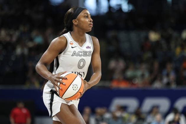 CHICAGO, USA - August 1: Jackie Young (0 Las Vegas Aces) in action during the game between the Chicago Sky and Las Vegas Aces at the United Center on Saturday, August 1 in Chicago, USA  Copyright: xShainaxBenhiyoun SPPx Sportspressphoto_SPR198979
