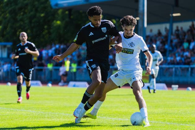 Elano Yegen (1. FC Bocholt, 03) im Zweikampf um den Ball mit Armin Deljkovic (VFB Hilden, 15) VFB Hilden vs. 1. FC Bocholt, Fussball, Regionalliga-West, 01.Spieltag, Saison 2026 27, 01.08.2026, VFB Hilden vs. 1. FC Bocholt, Fussball, Regionalliga-West, 01.Spieltag, Saison 2026 27, 01.08.2026 Hilden *** Elano Yegen (1 FC Bocholt), No. 03, in a tackle for the ball with Armin Deljkovic (VFB Hilden), No. 15; VFB Hilden vs. 1 FC Bocholt, soccer, Regionalliga West, Matchday 1, 2026–27 season, August 1, 2026, VFB Hilden vs. 1 FC Bocholt, soccer, Regionalliga West, Matchday 1, 2026–27 season, August 1, 2026, Hilden Copyright: xEibner-Pressefoto LukasxBaldygax EP_LBA