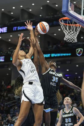 CHICAGO, USA - August 1: Brianna Turner (21 Las Vegas Aces) and Aicha Coulibaly (35 Chicago Sky) jump for the rebound during the game between the Chicago Sky and Las Vegas Aces at the United Center on Saturday, August 1 in Chicago, USA  Copyright: xShainaxBenhiyoun SPPx Sportspressphoto_SPR198989