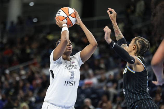 CHICAGO, USA - August 1: NaLyssa Smith (3 Las Vegas Aces) shoots the ball during the game between the Chicago Sky and Las Vegas Aces at the United Center on Saturday, August 1 in Chicago, USA  Copyright: xShainaxBenhiyoun SPPx Sportspressphoto_SPR198996