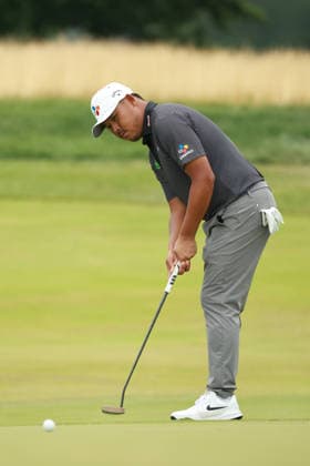 Rocket Classic DETROIT, MICHIGAN - AUGUST 1: Si Woo Kim of Republic of Korea plays his putt on the 17th green during the third round of the Rocket Classic 2026 at the Detroit Country Club in Detroit, Michigan, MI, USA Saturday, August 1, 2026. Detroit Michigan United States  Copyright: xJorgexLemusx originalFilename:lemus-rocketcl260801_npOEd.jpg