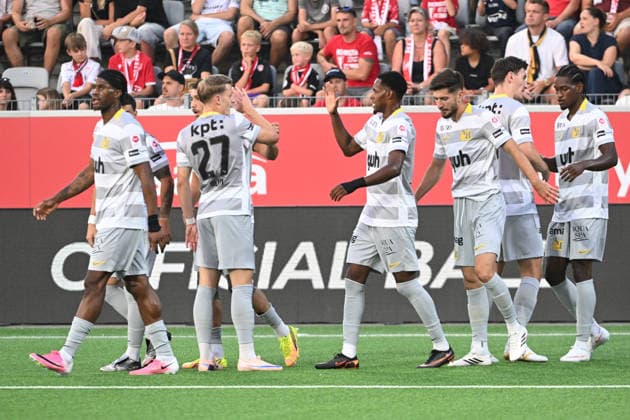 THUN, SWITZERLAND - AUGUST 1: the players from BSC Young Boys celebrating the score from Joel Monteiro of Young Boys 1:0 during the Swiss Super League 2026 27 match between FC Thun and BSC Young Boys at Visana Stadion on August 1, 2026 in Thun, Switzerland. Thun VISANA Stadion Bern Switzerland *** THUN, SWITZERLAND, AUGUST 1: Players from BSC Young Boys celebrate Joel Monteiro’s goal, which gave Young Boys a 1–0 lead, during the 2026–27 Swiss Super League match between FC Thun and BSC Young Boys at Visana Stadium on August 1, 2026 in Thun, Switzerland Thun VISANA Stadium Bern Switzerland Copyright: xJustPictures.ch ManuelxWinterbergerx jp-en-EuSpIm-MWI_1729