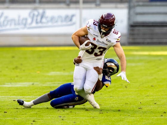 42 Lucas Tavares (Linebacker) Alpine Rams tackle 23 Sergej Kendus (Running Back) Rhein Fire Rhein Fire vs Alpine Rams, American Football, American Football League Europe, Week 11, 2026, 01.08.2026, Duisburg Schauinsland-Reisen-Arena Germany Copyright: xPFA ChristopherxMettkenx