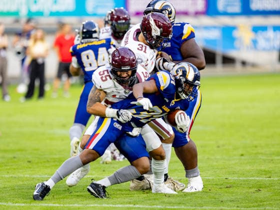 55 Luis Fiedler (Linebacker) Rhein Fire tackle 31 Jeremy Lawson (Running Back) Alpine Rams Rhein Fire vs Alpine Rams, American Football, American Football League Europe, Week 11, 2026, 01.08.2026, Duisburg Schauinsland-Reisen-Arena Germany Copyright: xPFA ChristopherxMettkenx