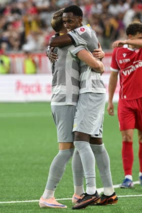 THUN, SWITZERLAND - AUGUST 1: Edimilson Fernandes of Young Boys r) celebrate his score 0:3 with Lewin Blum of Young Boys l) during the Swiss Super League 2026 27 match between FC Thun and BSC Young Boys at Visana Stadion on August 1, 2026 in Thun, Switzerland. Thun VISANA Stadion Bern Switzerland *** THUN, SWITZERLAND, AUGUST 1: Edimilson Fernandes of Young Boys (right) celebrates his goal (0–3) with Lewin Blum of Young Boys (left) during the 2026–27 Swiss Super League match between FC Thun and BSC Young Boys at Visana Stadium on August 1, 2026 in Thun, Switzerland Thun VISANA Stadium Bern Switzerland Copyright: xJustPictures.ch ManuelxWinterbergerx jp-en-EuSpIm-MWI_1799