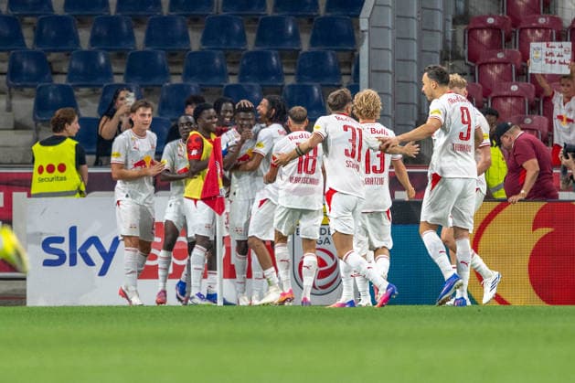 SOCCER - BL, RBS vs Hartberg SALZBURG,AUSTRIA,01.AUG.26 - SOCCER - ADMIRAL Bundesliga, Red Bull Salzburg vs TSV Hartberg. Image shows the rejoicing of team Salzburg (Salzburg).  GEPAxpictures xWolfgangxKofler
