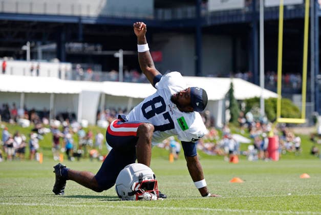 FOXBOROUGH, MA - AUGUST 01: New England Patriots wide receiver Romeo Doubs (87) warms up during training camp on August 1, 2026, at Gillette Stadium in Foxborough, MA. (Photo by M. Anthony Nesmith Icon Sportswire) NFL, American Football Herren, USA AUG 01 New England Patriots Training Camp EDITORIAL USE ONLY Icon26080109