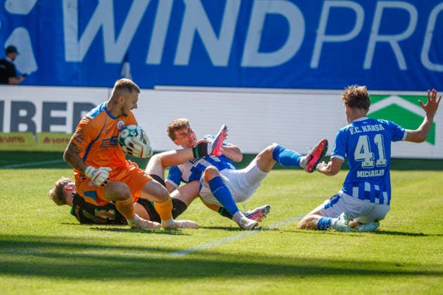 v.l. Torwart Luca Unbehaun (Rostock) , Edin Biber (Gladbach) , Florian Bohnert (Rostock) und Yannick Michaelis (Rostock) ; GER, FC Hansa Rostock vs. Borussia Mönchengladbach, Fußball, Männer, Testspiel, Spielzeit 2026 2027, 01.08.2026 Rostock Ostseestadion Mecklenburg - Vorpommern Deutschland *** From left: Goalkeeper Luca Unbehaun (Rostock), Edin Biber (Gladbach), Florian Bohnert (Rostock), and Yannick Michaelis (Rostock) GER; FC Hansa Rostock vs. Borussia Mönchengladbach; Soccer; Men; Friendly; 2026–2027 Season, August 1, 2026, Rostock Ostseestadion, Mecklenburg-Western Pomerania, Germany